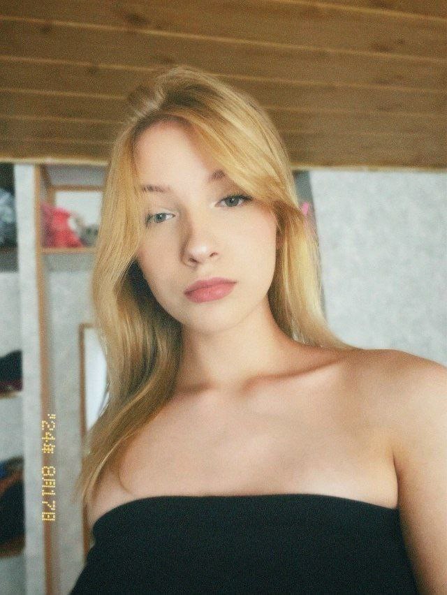 В Калининградской области 24-летний парень задушил свою 19-летнюю беременную жену всего через девять дней после свадьбы, а потом попытался покончить с собой.