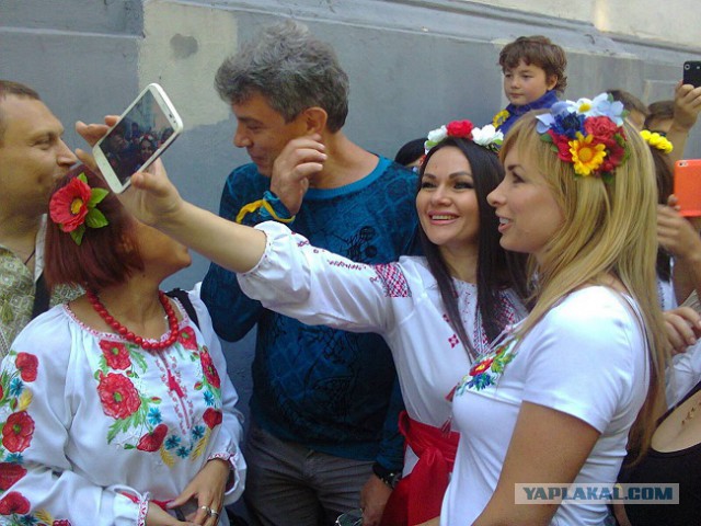 Немцов скакал, доказывая, что не москаль