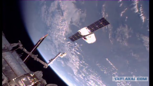 Грузовой корабль Dragon второй раз вернулся на Землю с МКС