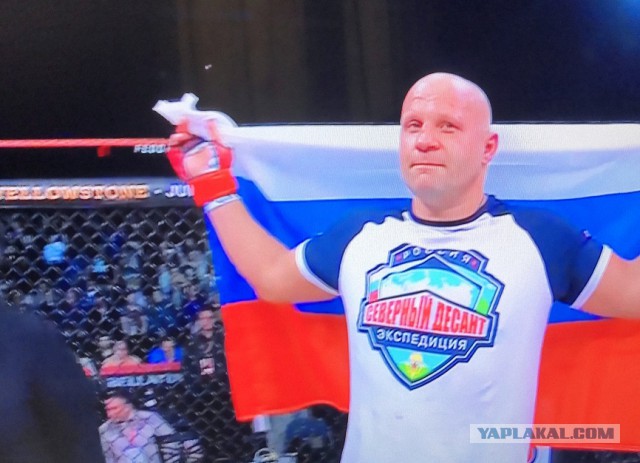 Федор Емельяненко победил Фрэнка Мира на турнире Bellator в США