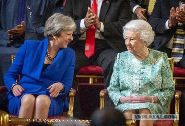 Британию лихорадит после публикации о взятке для Мэй по делу Скрипаля