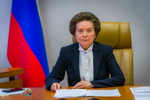 Губернатор ХМАО Наталья Комарова заявила, что привилась аж 6 раз и у неё пока "ничего не выросло"