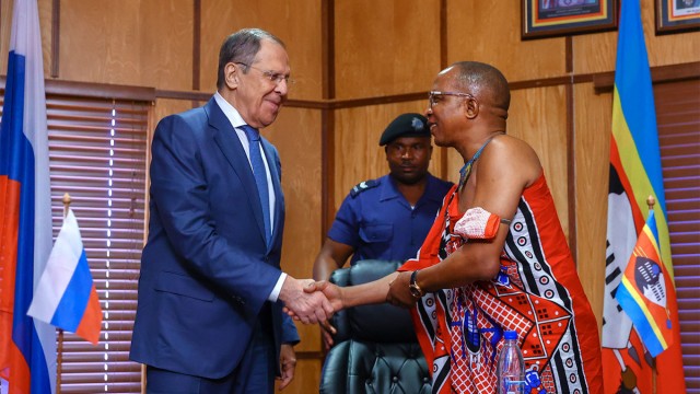 Просто читайте по губам