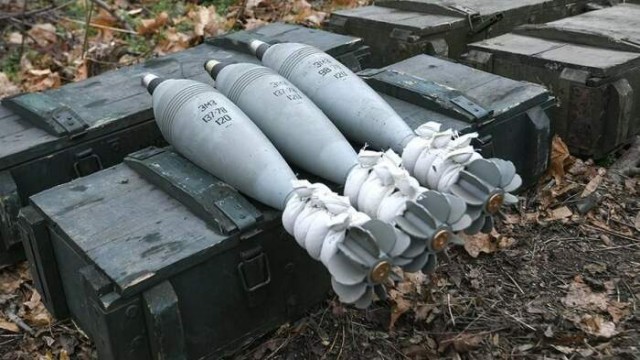 Что это такое привязывают к миномётным снарядам перед стрельбой?