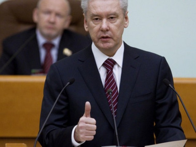 Вода поднялась уже почти до потолка в переходе на станции «Павшино» в Подмосковье