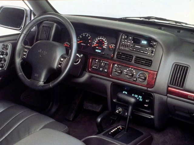 Всё круто, но лучше подумать: владельцы про бандитский Jeep Grand Cherokee из 90-ых