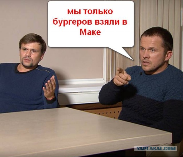 Статуя свободы рухнула на парковку от сильного ветра