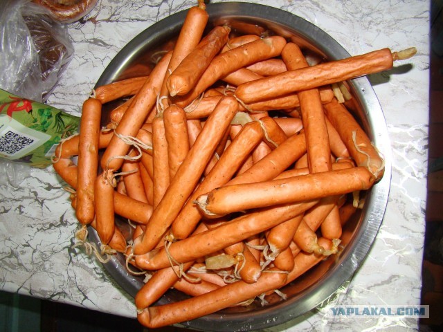Есть ли в сосисках и колбасе мясо