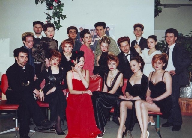 Девчата из 90-х и 00-х