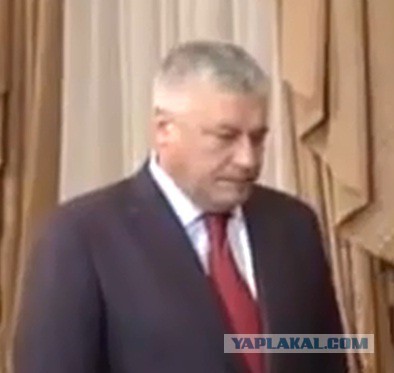 За что стыдно министру?