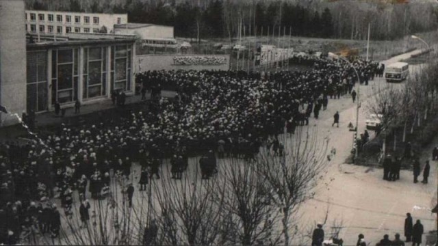 В порядке очереди. Почему СССР выпускал всё, но при этом был дефицит?