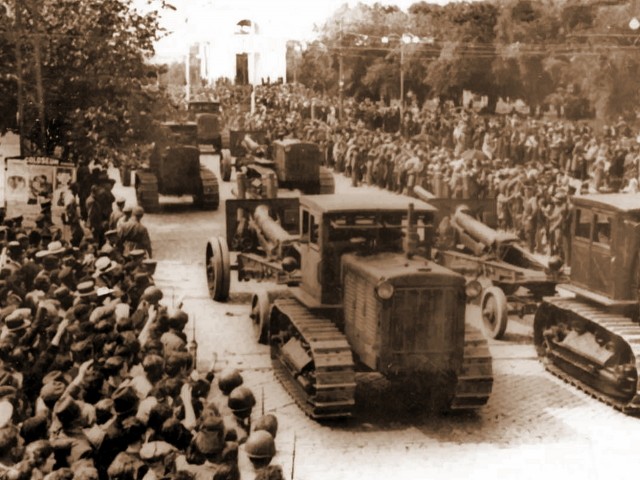 Фотографии связанных с историей Красной и Советской Армии.