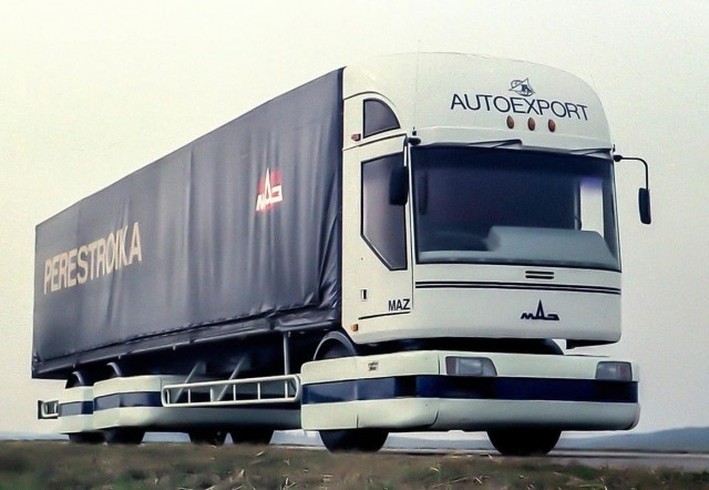 В Белоруссии показали концепт-трак MAZ-X, серийная версия которого выступит конкурентом КамАЗу К5+