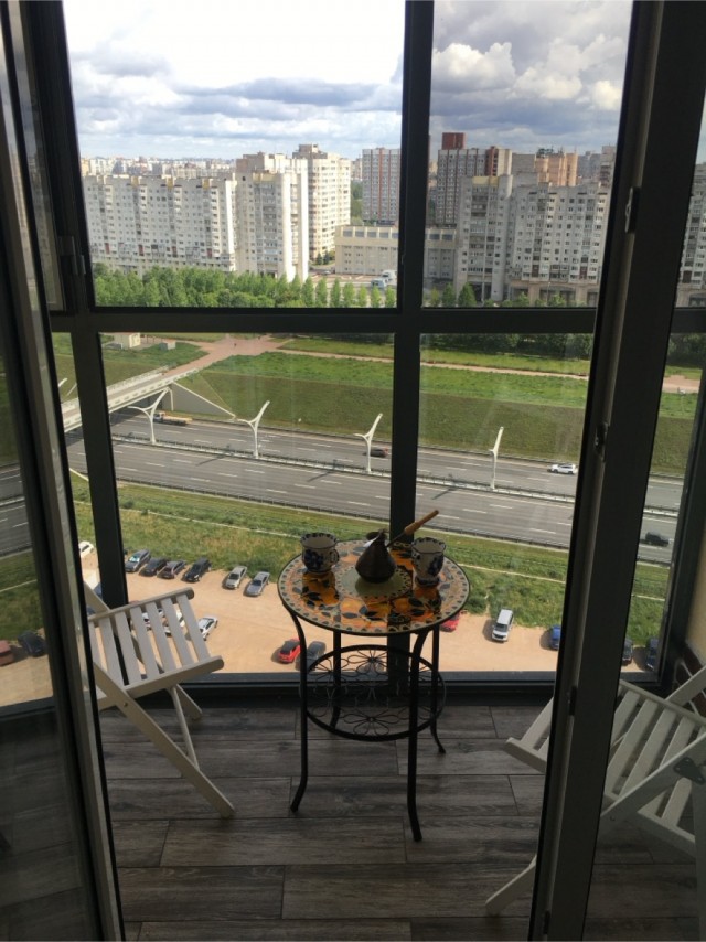В "самой счастливой стране" мира, начались забастовки.