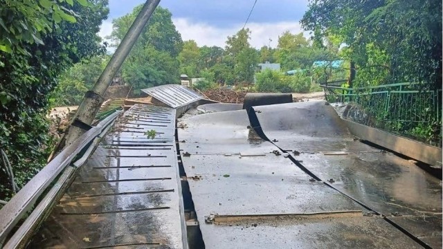 Смытый сегодня утром мост в Лермонтово просили отремонтировать уже минимум 8 лет.