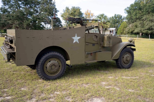 1942 White M3A1 Scout Car. Автопятница №140