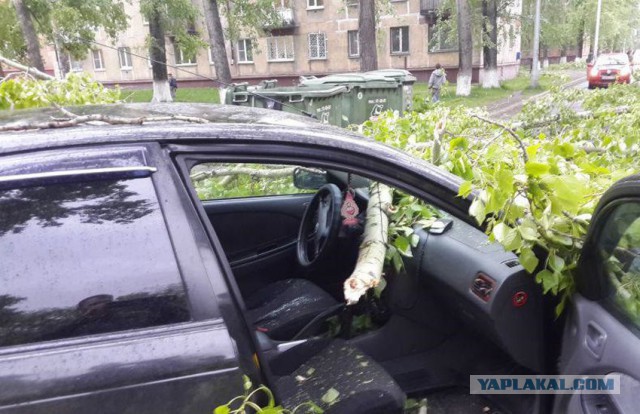 В Ростовской области бушует ураган