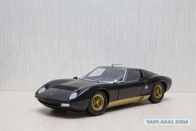 Lamborghini в масштабе 1:18