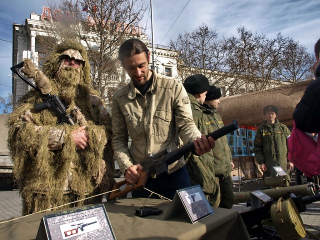 Выставка техники и вооружения в городе-герое Севастополе