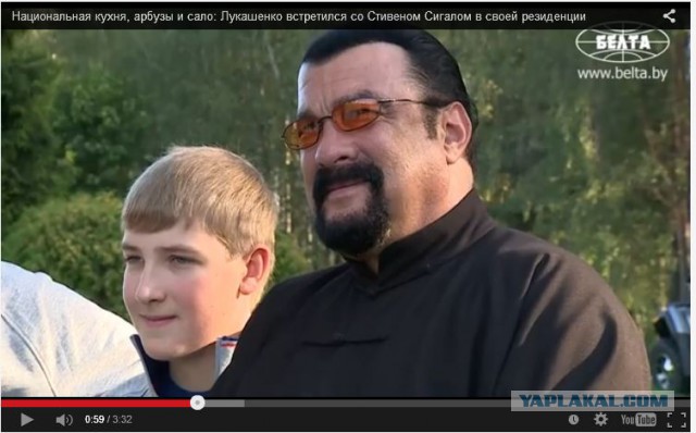 Лукашенко угостил Стивена Сигала морковкой