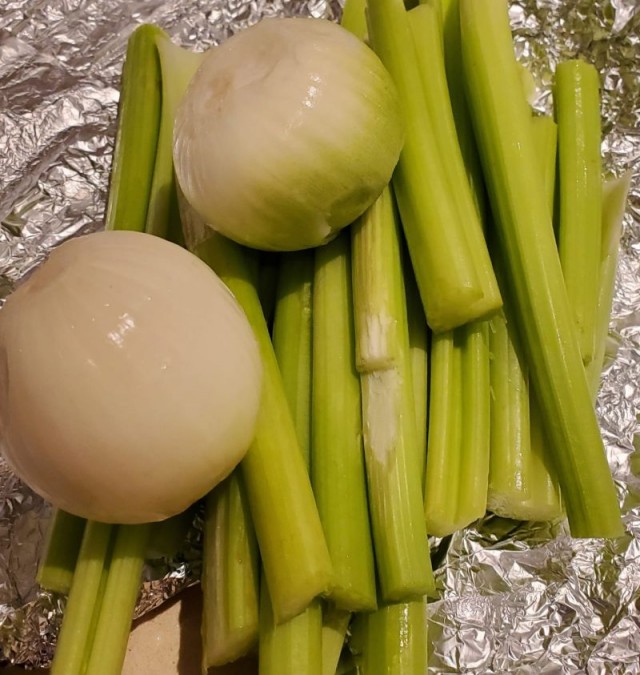 Цыпа Сельдереевна. Курица,лук,сельдерей.