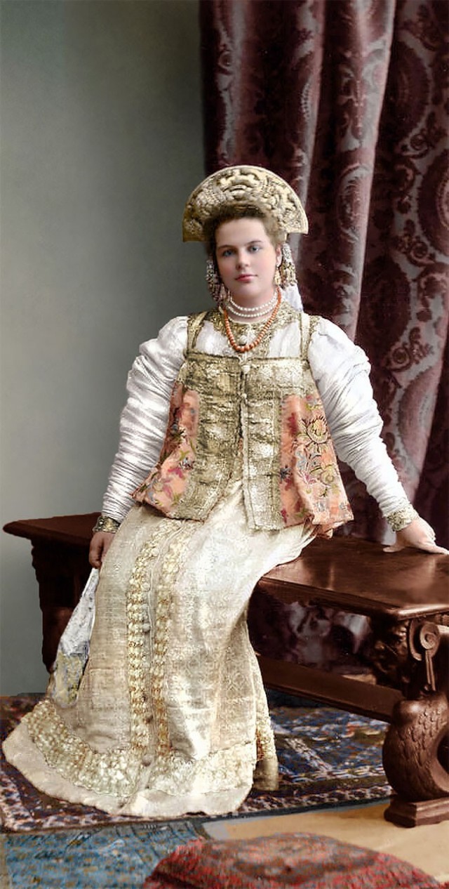 Костюмированный бал Романовых - фотографии 1903 года в цвете