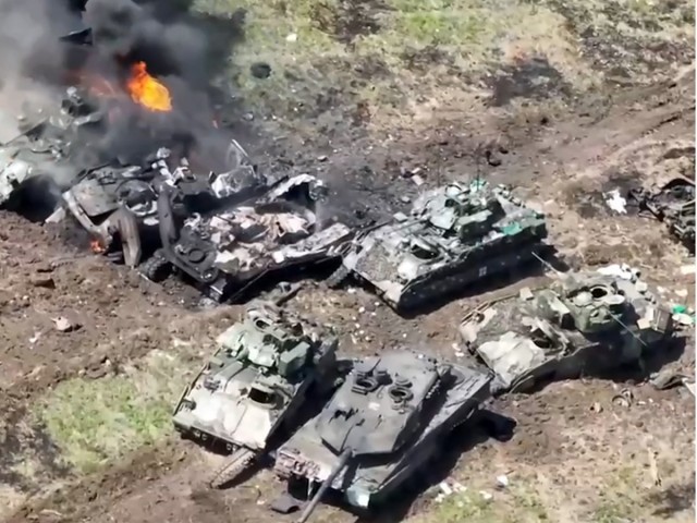 Работа экипажа внутри САУ PzH 2000 Бундесвера