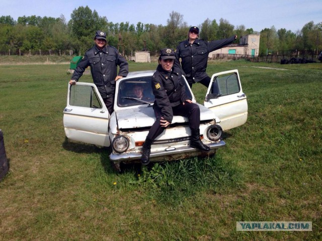 А как вам нравятся такие сотрудники полиции?