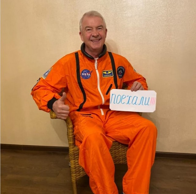 Петербургский депутат в День космонавтики сфотографировался в костюме NASA