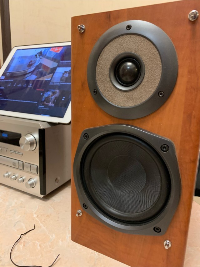 Я сделяль: "Microlab Solo-3"