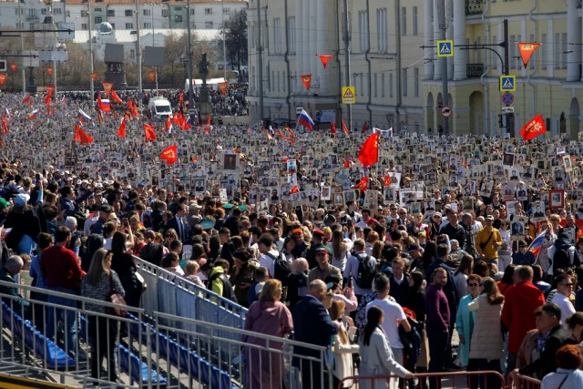 В память о тех, кто подарил нам жизнь.