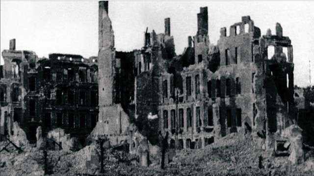 Фотографии связанных с историей Красной и Советской Армии.