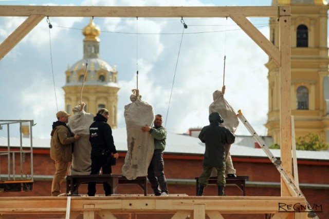 Погиб боец Антонин Тихонов. Во время последнего боя краповый берет был с ним на его груди.