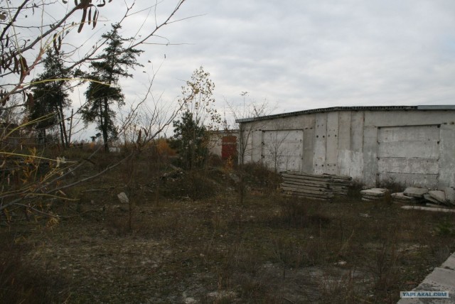Заброшенная танковая база.