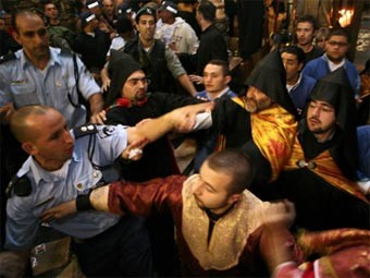 Драка в храме