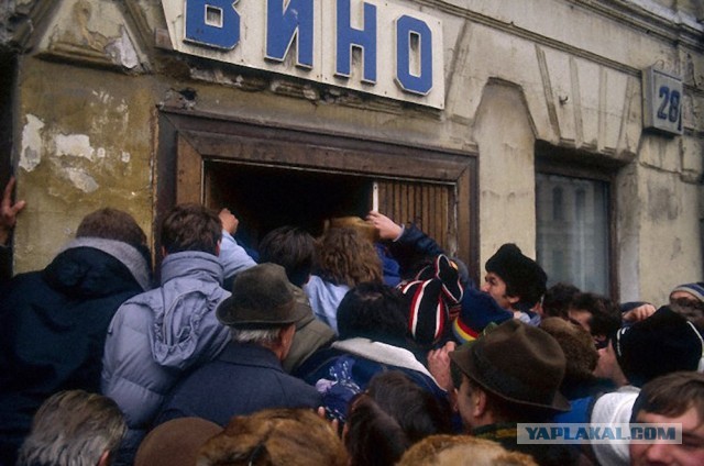 В России предложили ввести норму покупки алкоголя в одни руки