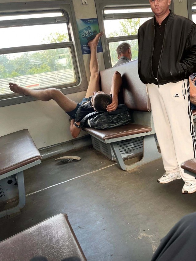 В электричке...