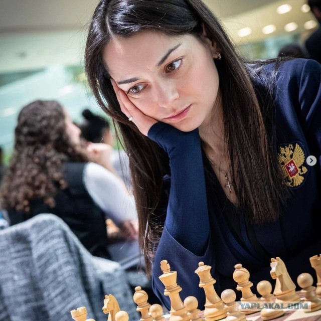 «Предатели нам не нужны». Чемпионку мира захейтили за смену гражданства после ЧМ-2022 в Казахстане