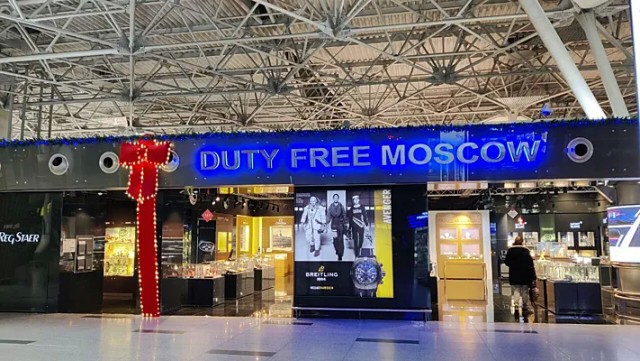 Владельцам duty free могут разрешить продавать алкоголь в аэропортах для летающих по РФ