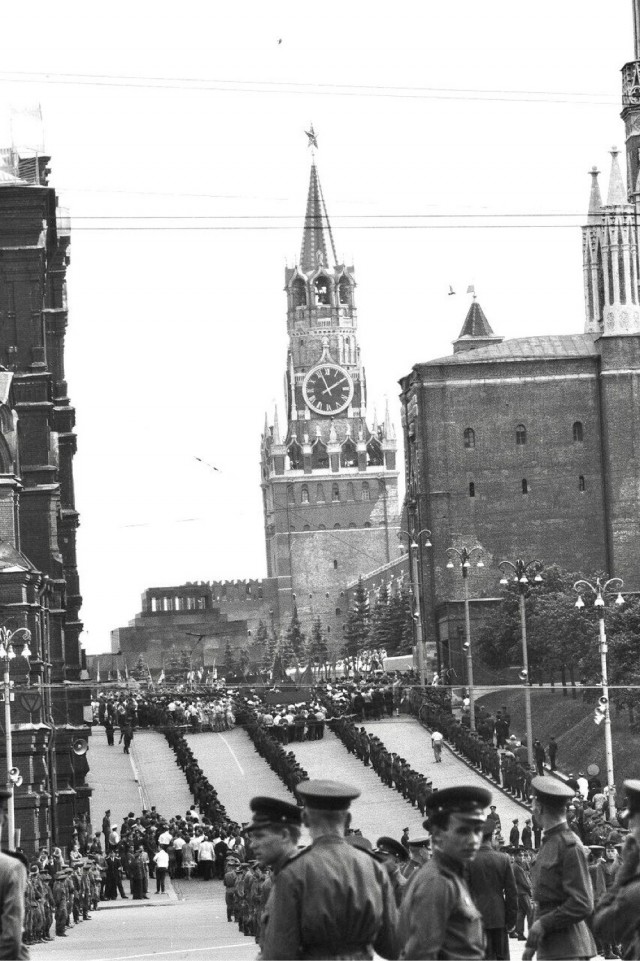 Москва и москвичи. Двадцатый век. 21.04.25