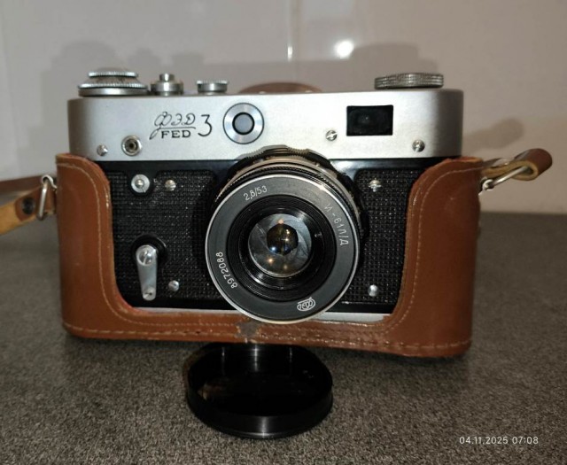 Советский фотоаппарат ФЭД-3