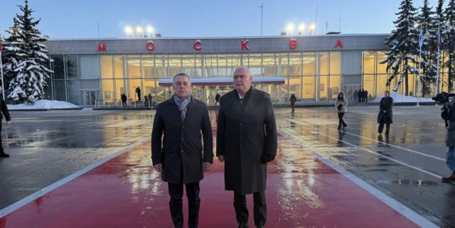 А чего это они вдруг то