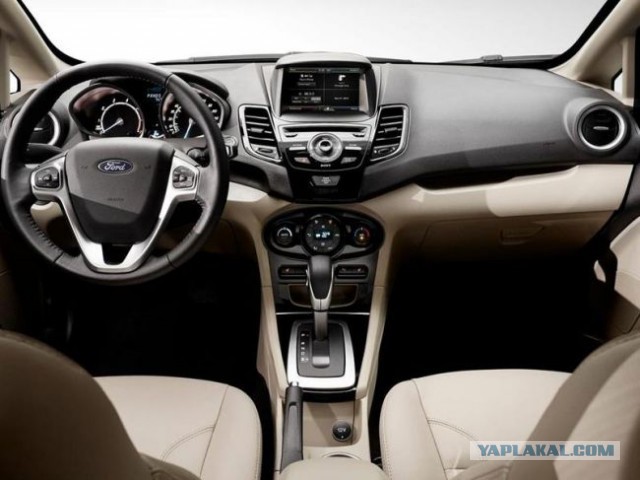 Салон серийной Lada Vesta рассекретили