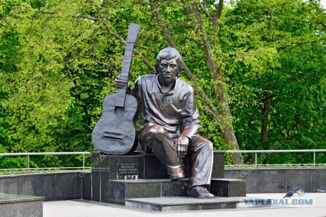 Памятники Владимиру Высоцкому