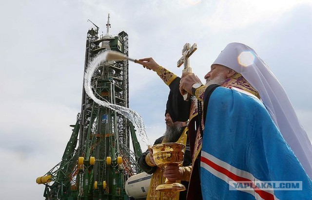 Китайский зонд прислал первый снимок Марса