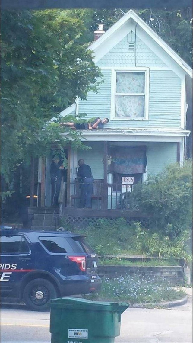 *зачёркнуто*