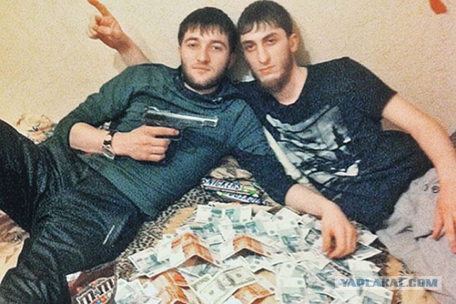 Лучше пусть будут враги, чем РОДНЯ....