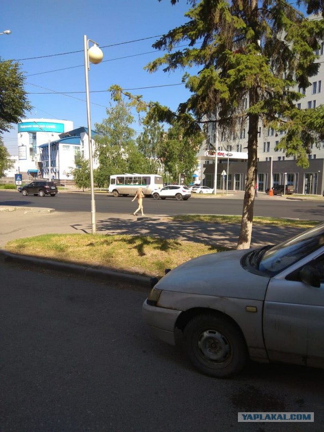 Голая девушка в Уфе