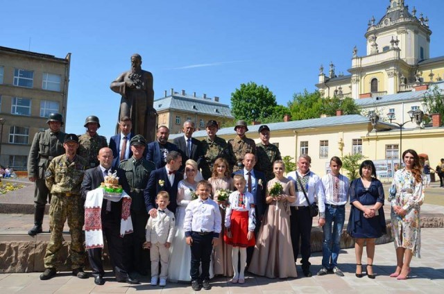 Военнослужащие ВСУ на перезахоронении ....