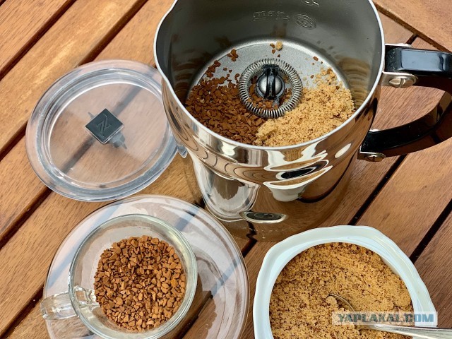 Кофе Дальгона и йогуртный торт.